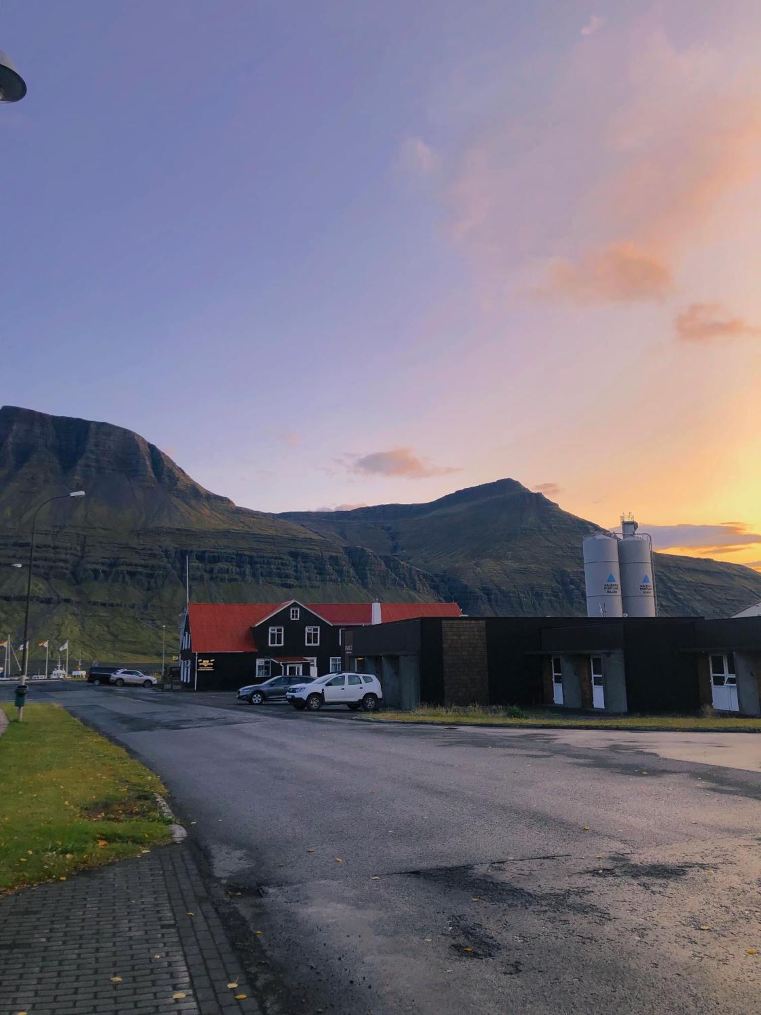Hotel Austur Reydarfjordur Экстерьер фото